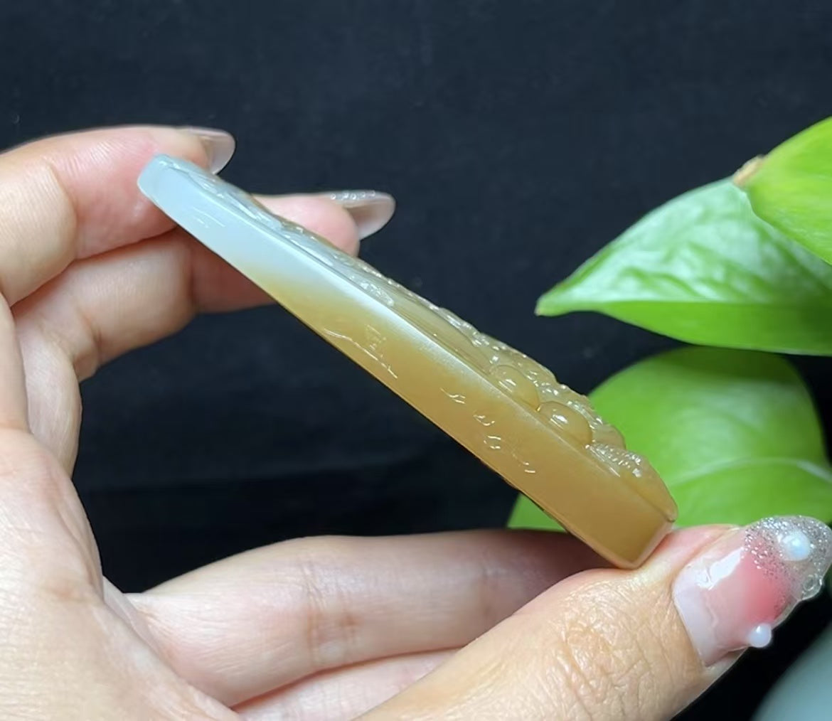 新疆和田玉且末糖白羊脂玉龙牌山水