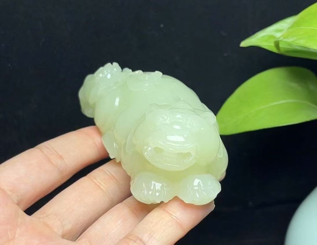新疆和田玉若羌黄口子母貔貅携子上朝