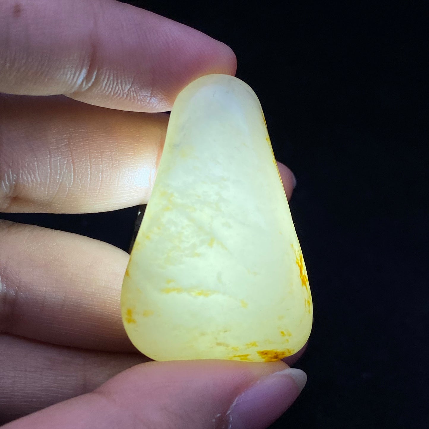 和田玉-洒金皮青花底籽料挂件