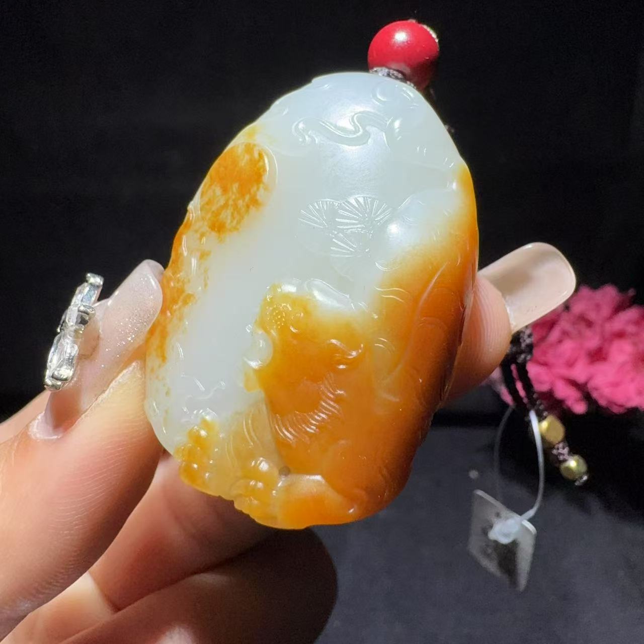 和田玉籽料挂件虎虎生威