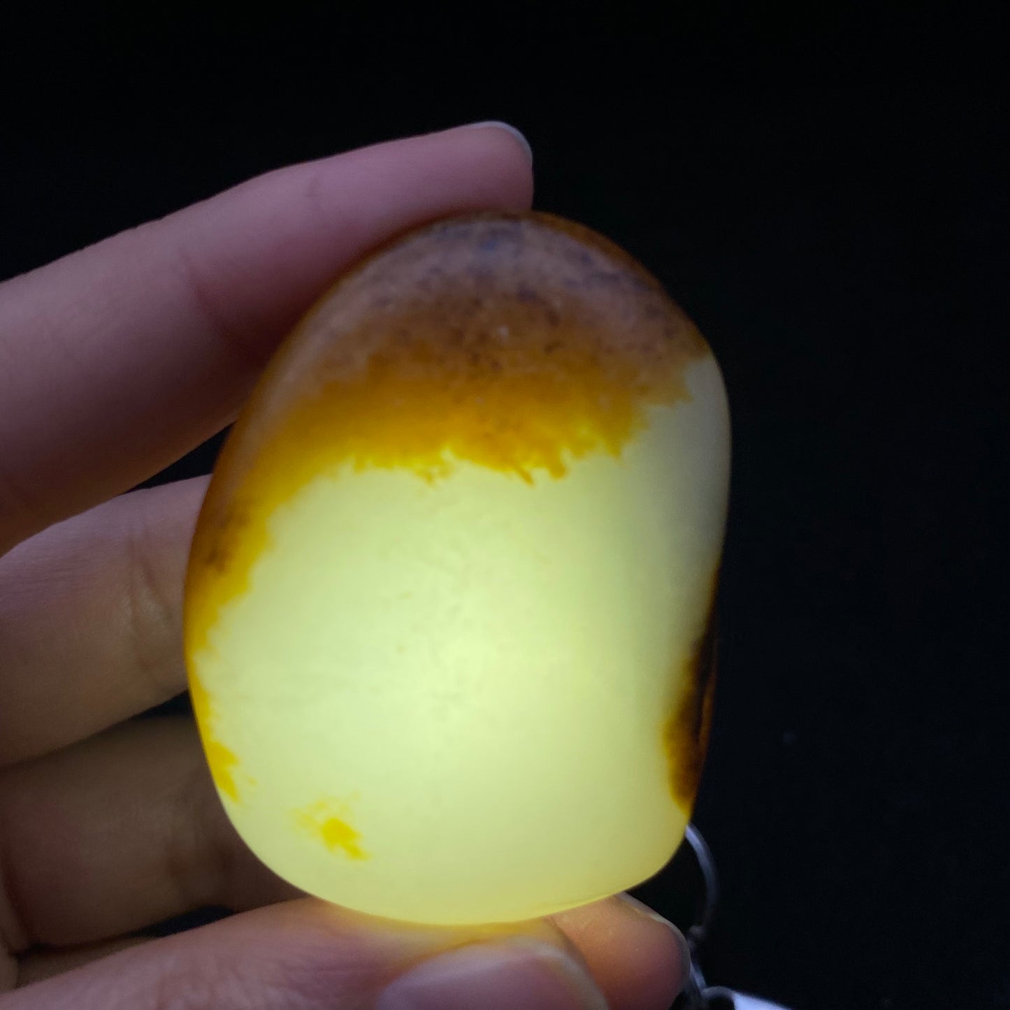 和田玉-聚黄皮青花底籽料原石