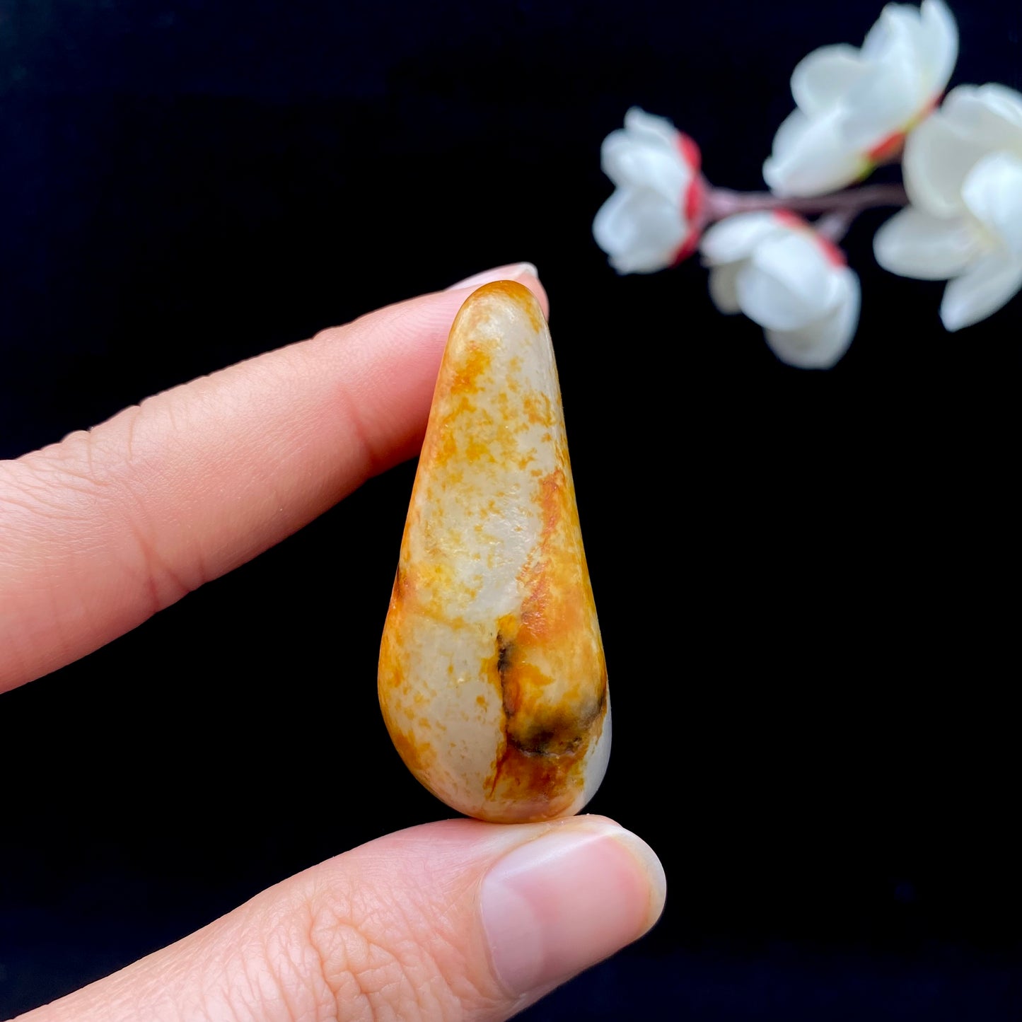 和田玉-聚黄皮青花底籽料挂件