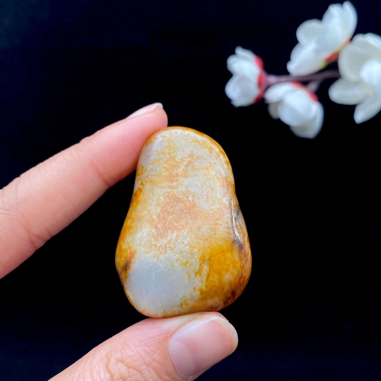 和田玉-聚黄皮青花底籽料挂件