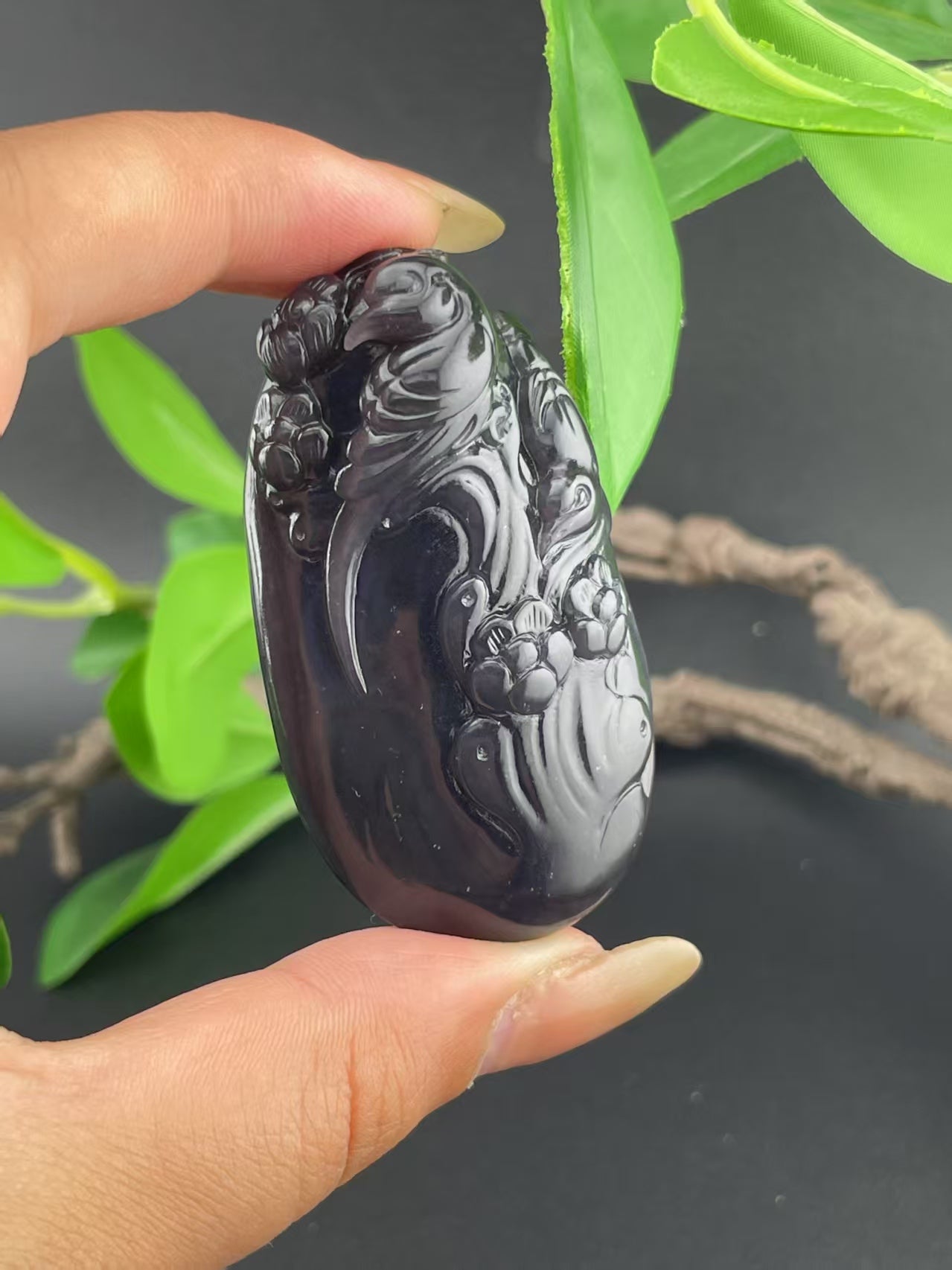 和田玉烟紫喜鹊莲花