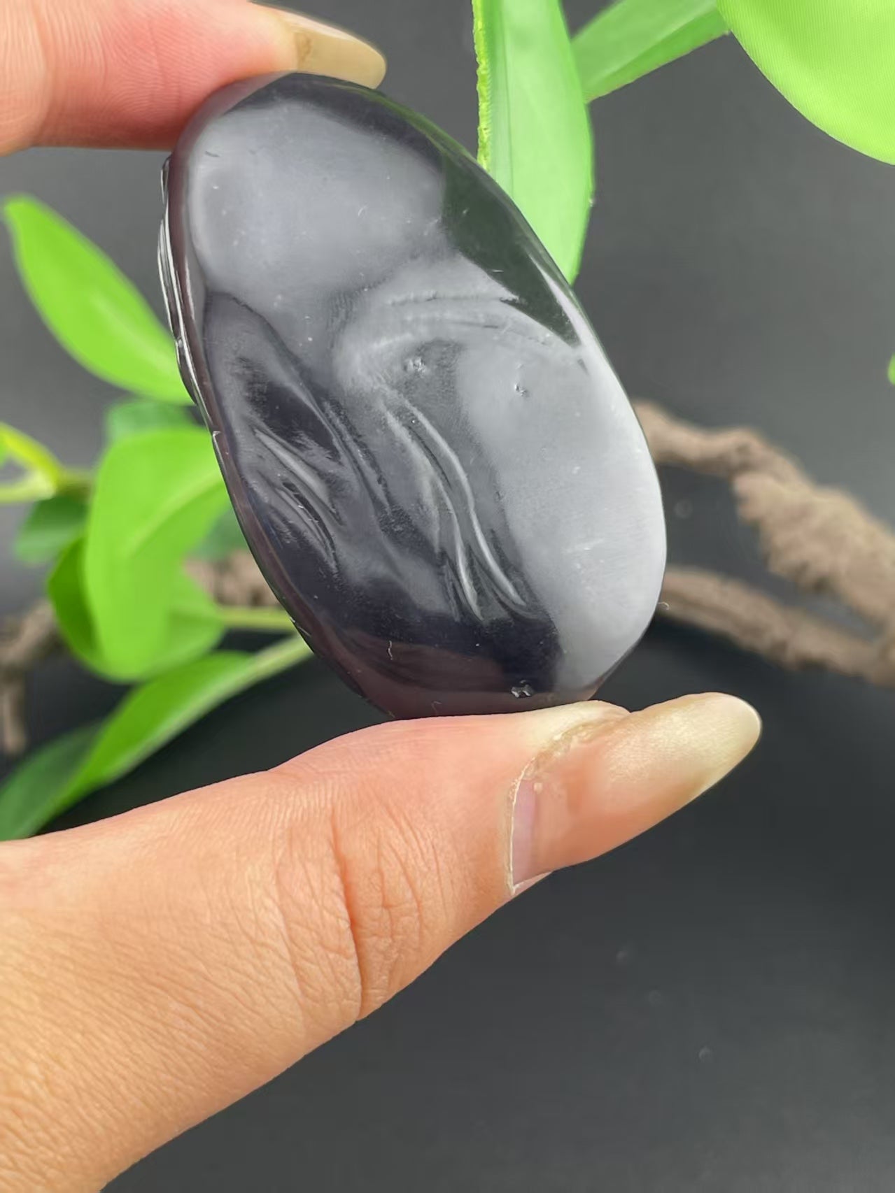 和田玉烟紫喜鹊莲花