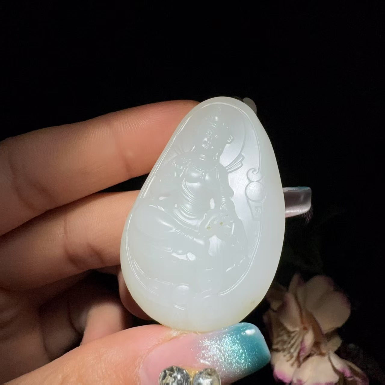 和田玉籽料观音挂件
