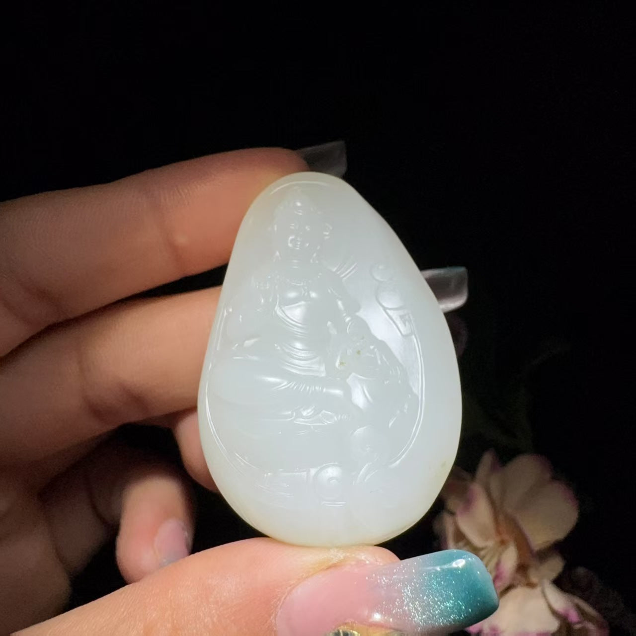 和田玉籽料观音挂件