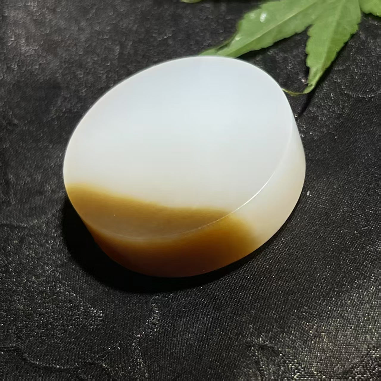 和田玉糖羊脂白玉圆牌