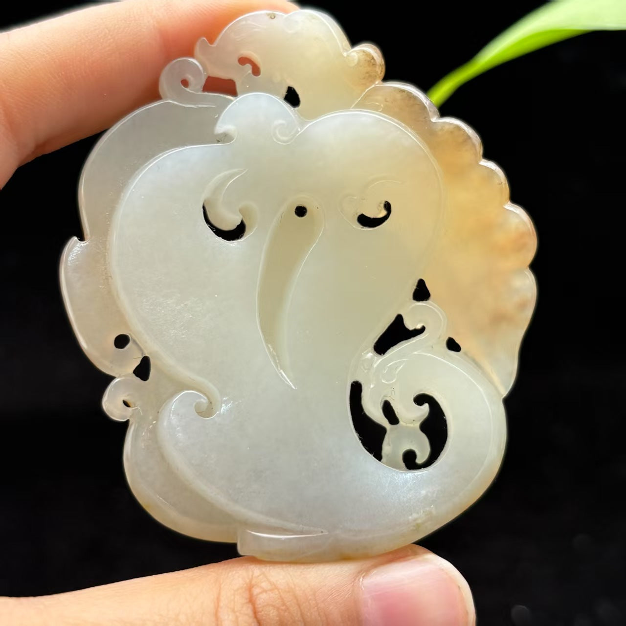 和田玉籽料龙凤鸡心佩