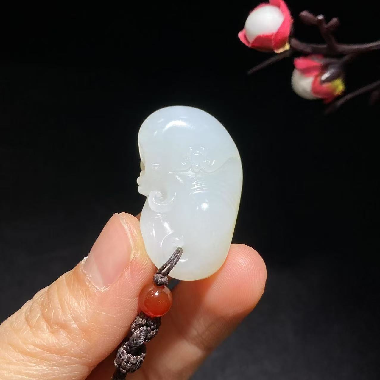 和田玉洒金皮籽料貔貅