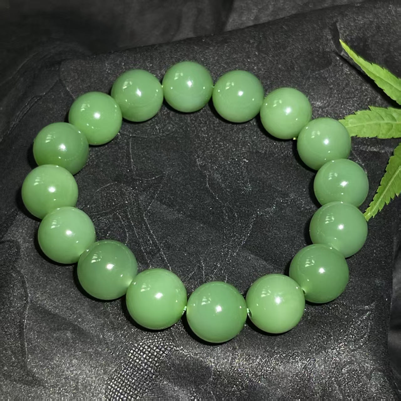 和田玉碧玉粉绿手串