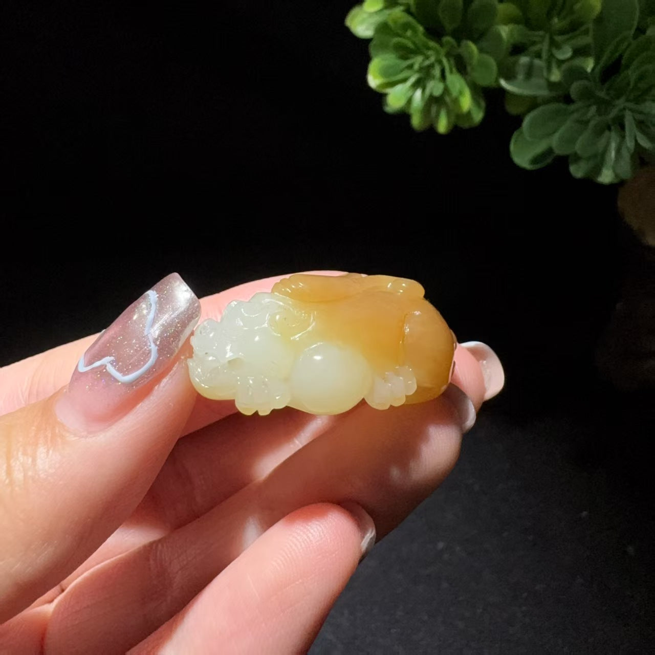 和田玉糖白挂件貔貅