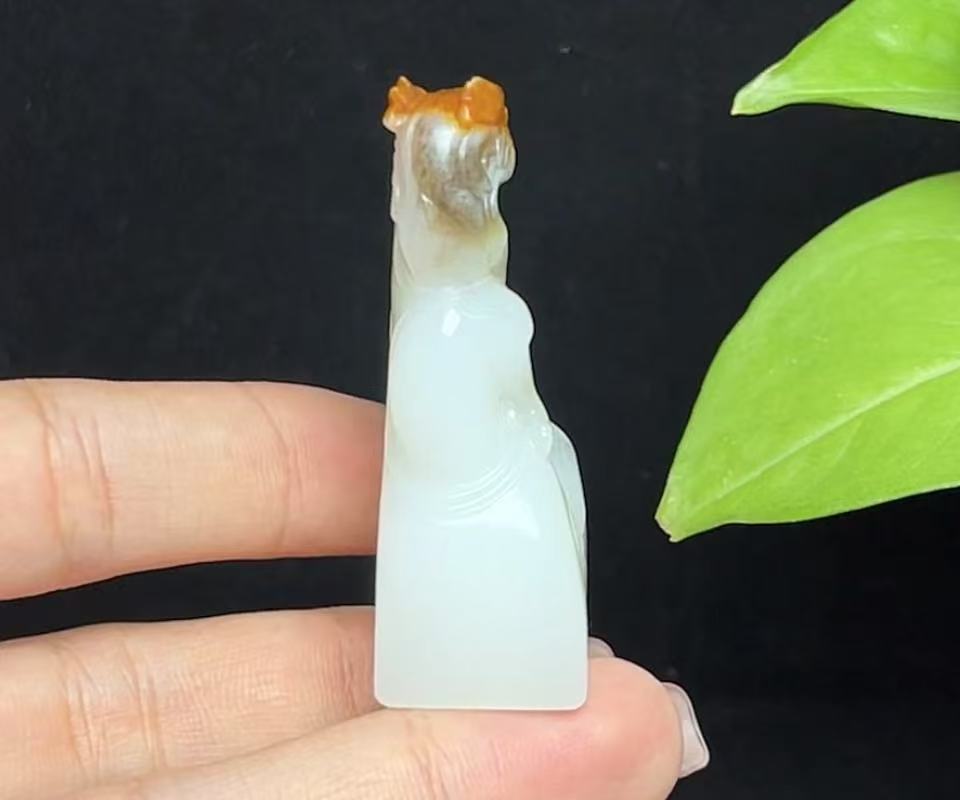 和田玉籽料红皮白肉羊脂玉祥龙护主印章