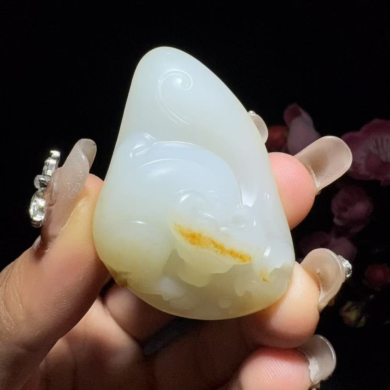 和田玉籽料生肖牛挂件