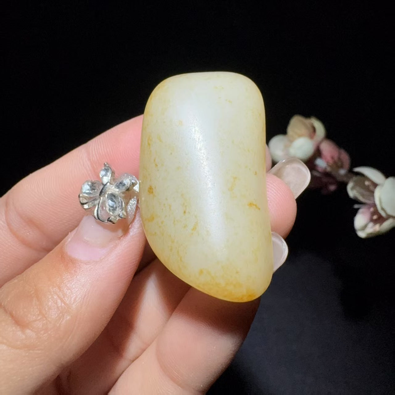 和田玉籽料年年有余挂件