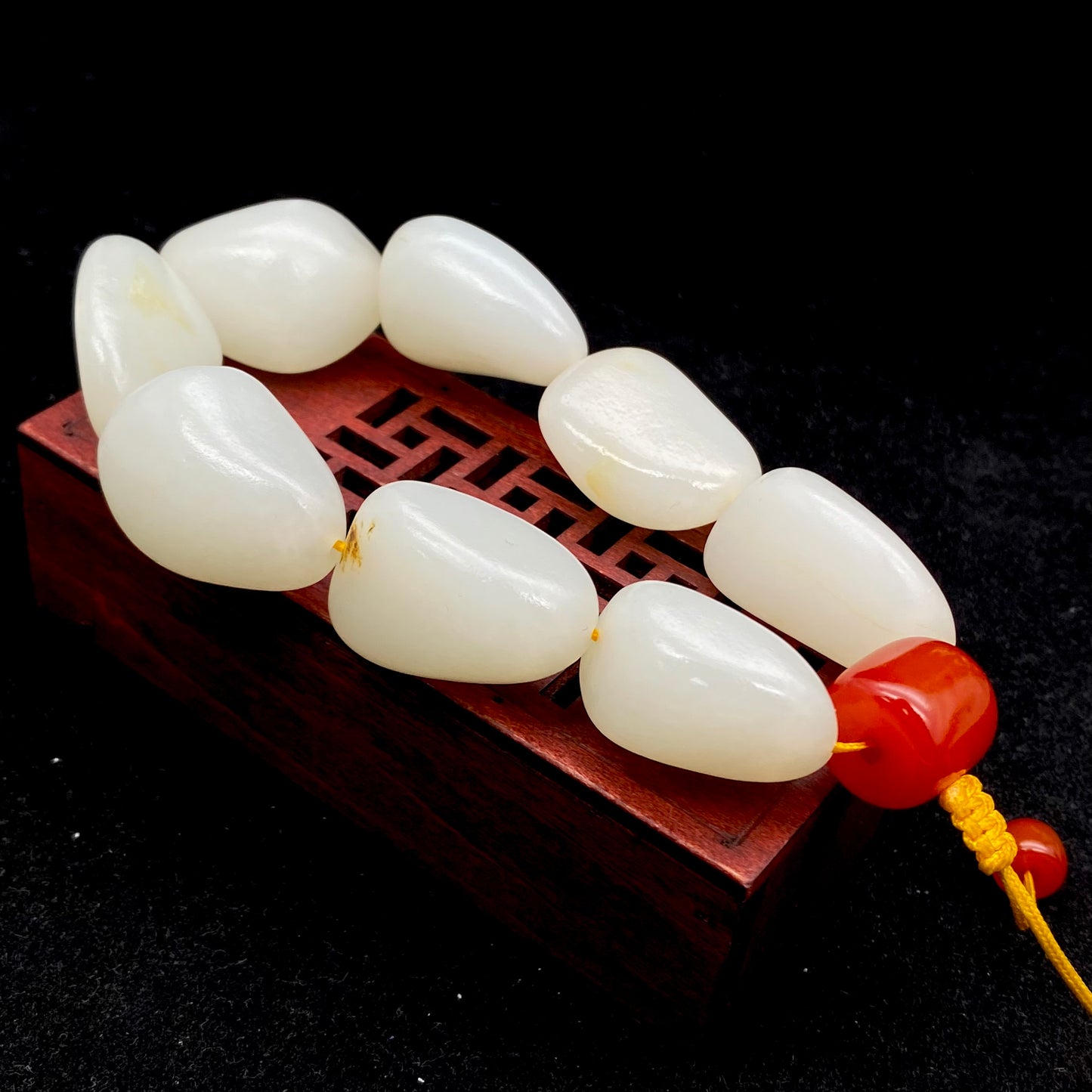 和田玉- 天然白玉精品手串