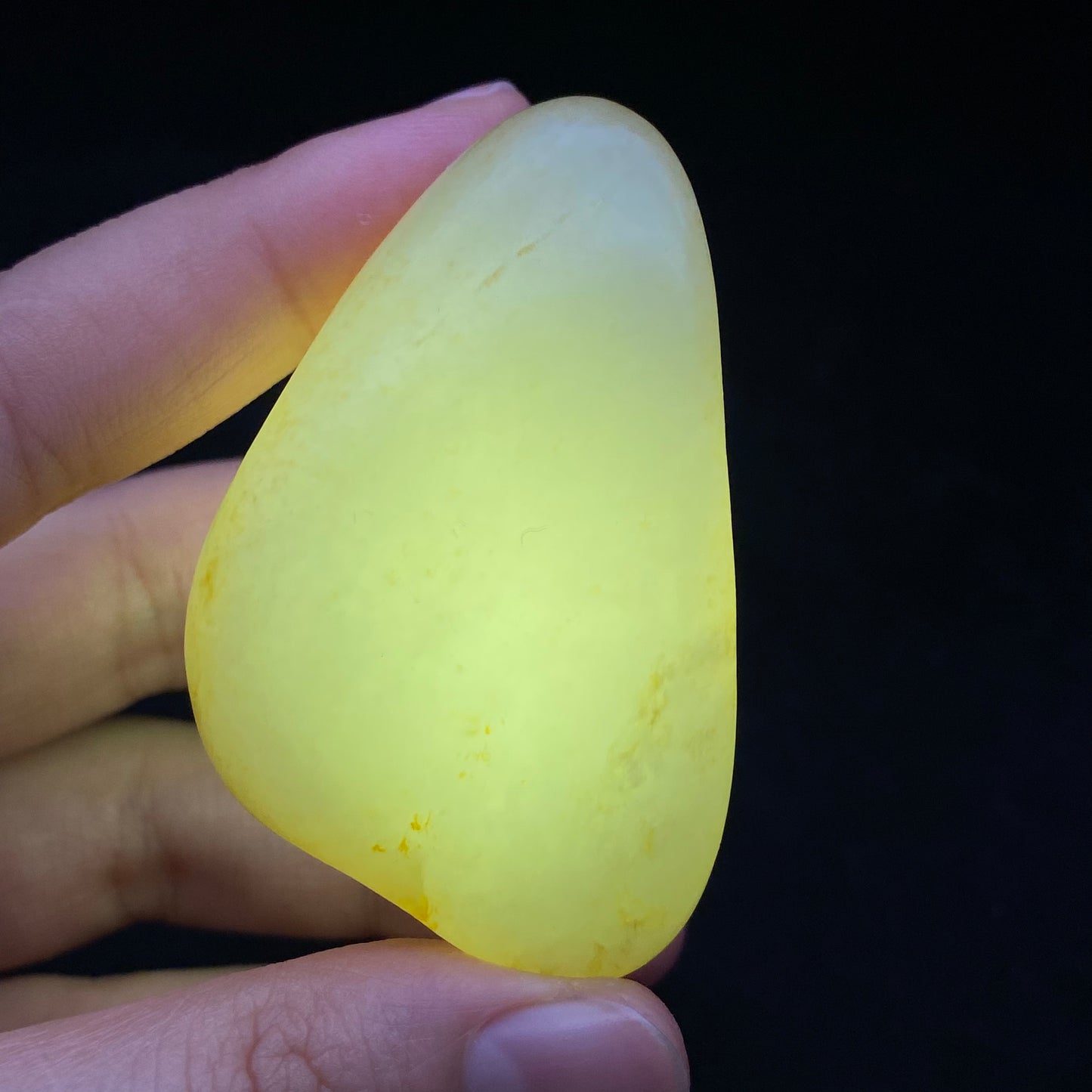 和田玉-洒金皮白肉籽料手把件
