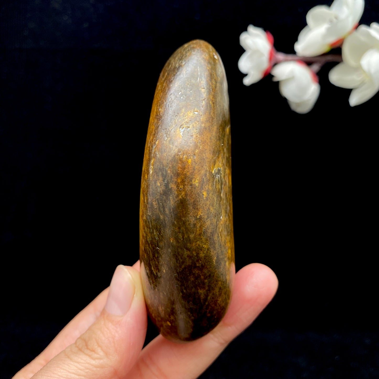 和田玉-黄沁皮漏青白肉籽料原石