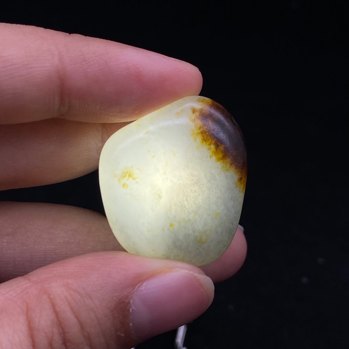 和田玉-聚黄皮青花籽料吊坠籽
