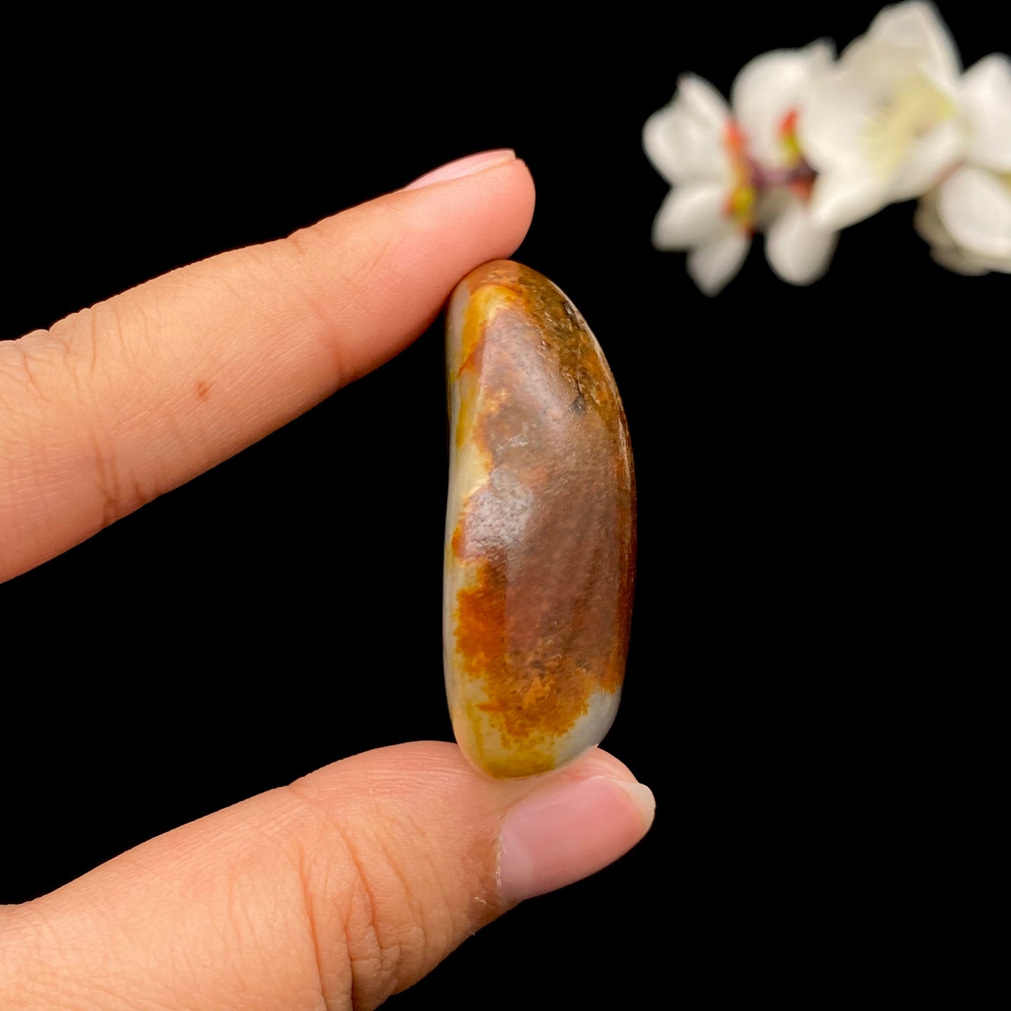 和田玉-聚黄皮青花籽料挂件