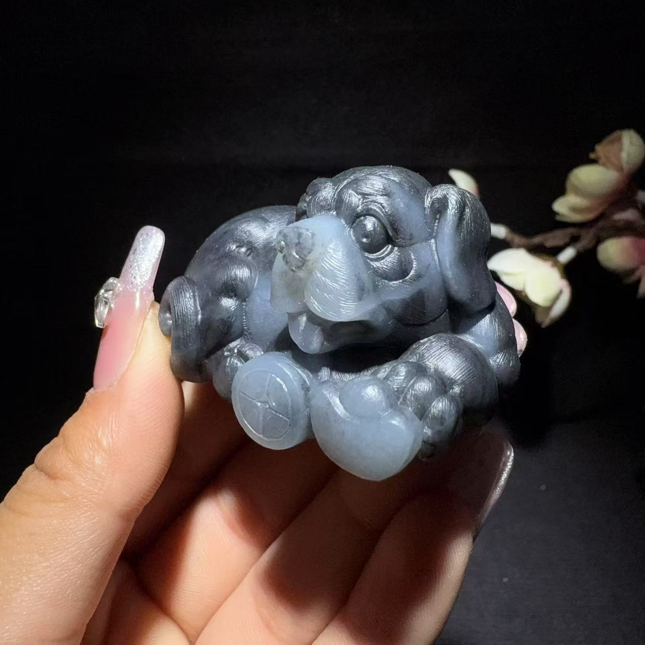 和田玉青花手把件旺财