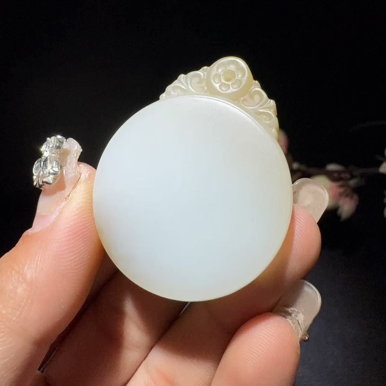 和田玉糖白圆形平安牌