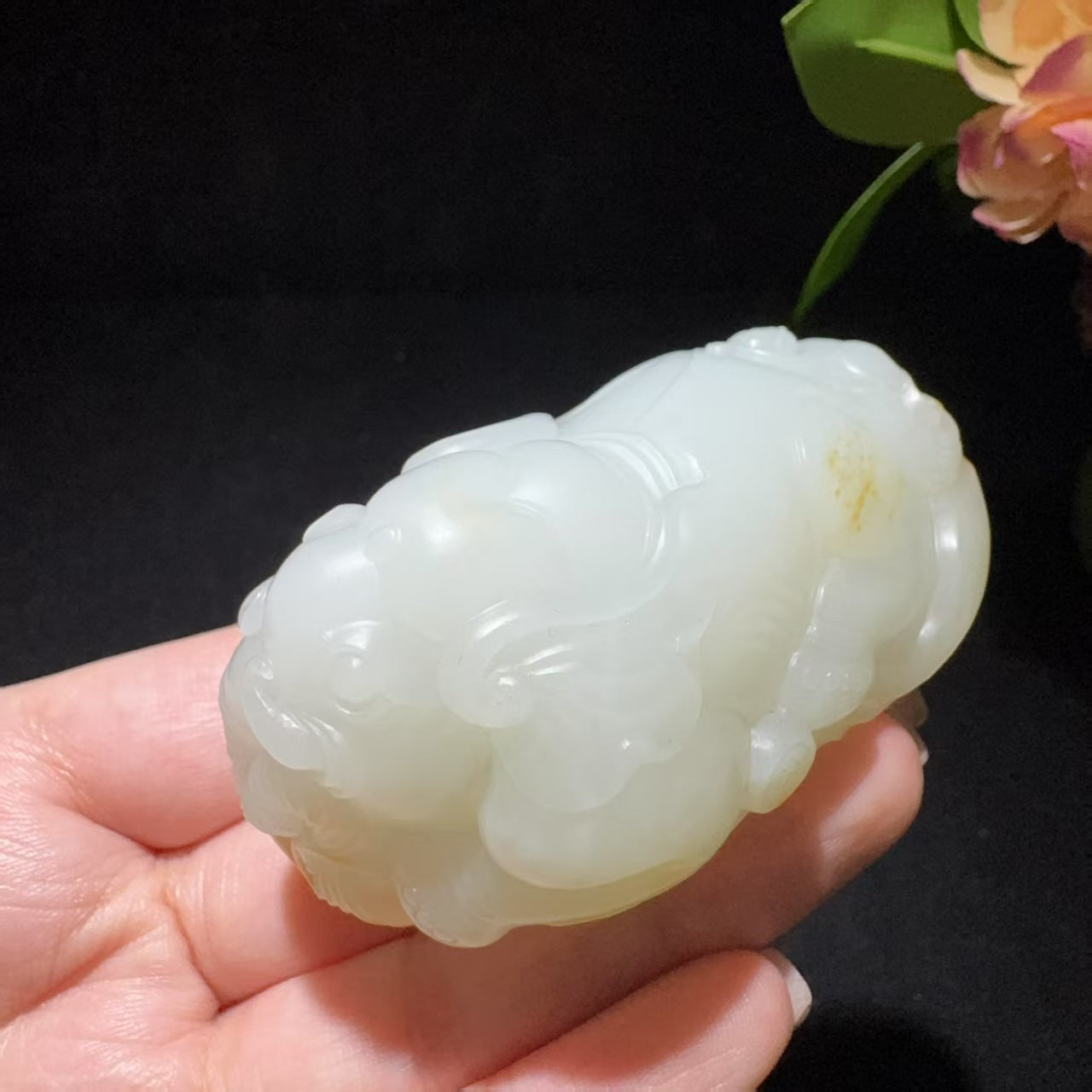 和田玉籽料糖白手把件太平有象