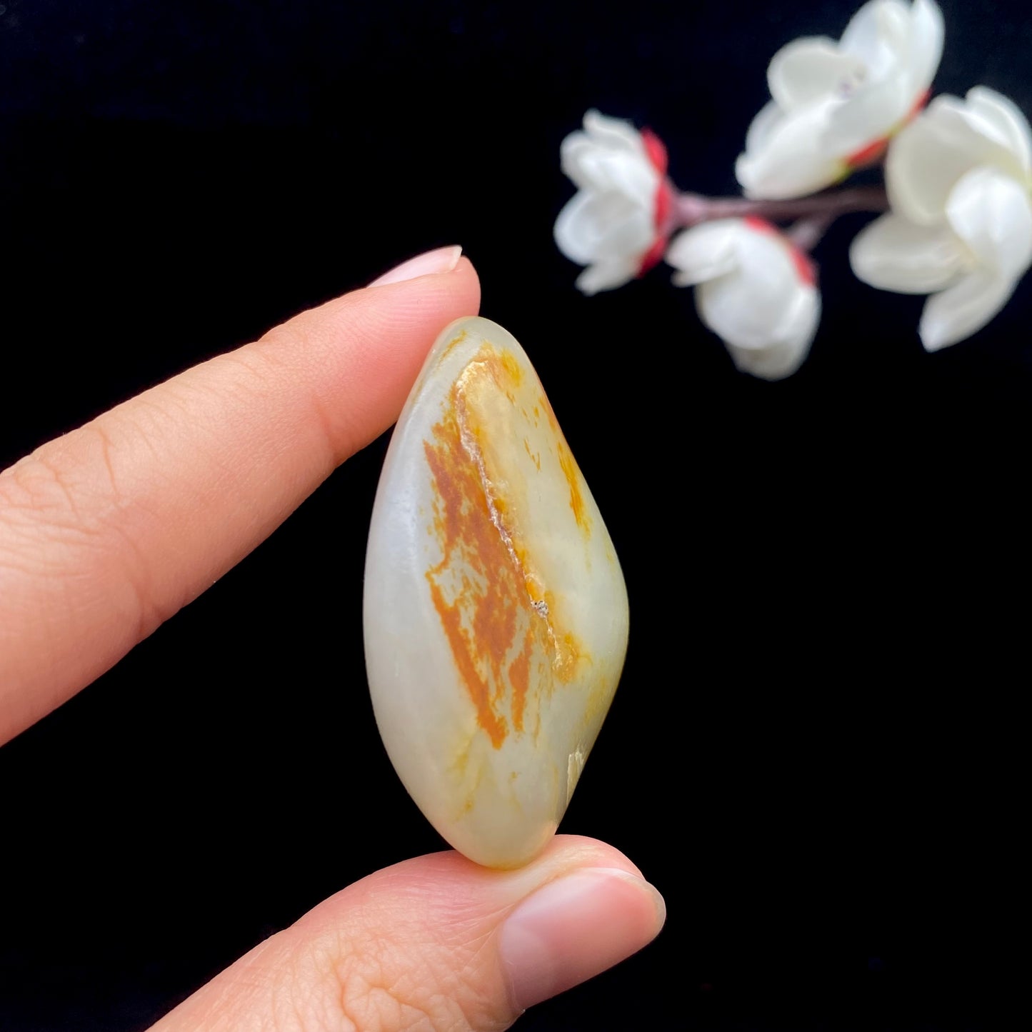 和田玉-黄皮青花底籽料原石