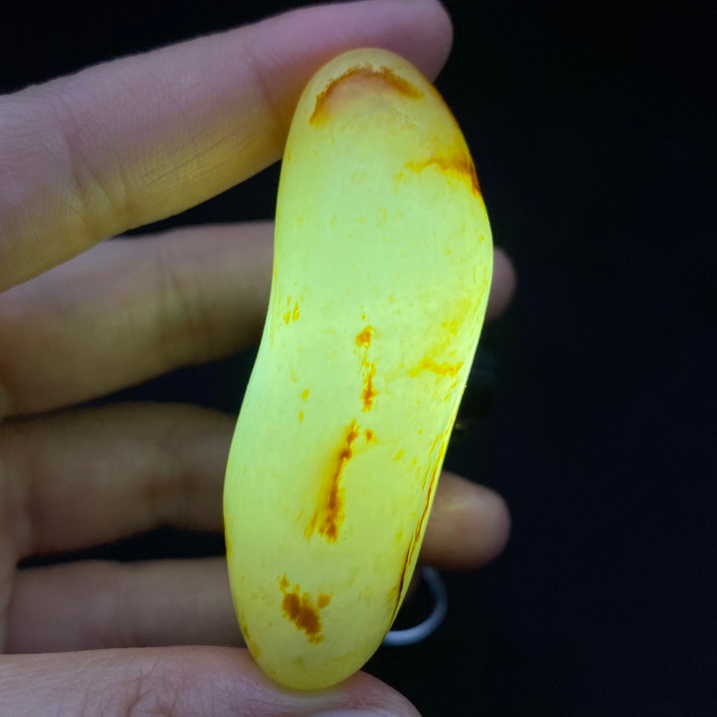 和田玉-洒金皮青花底籽料原石