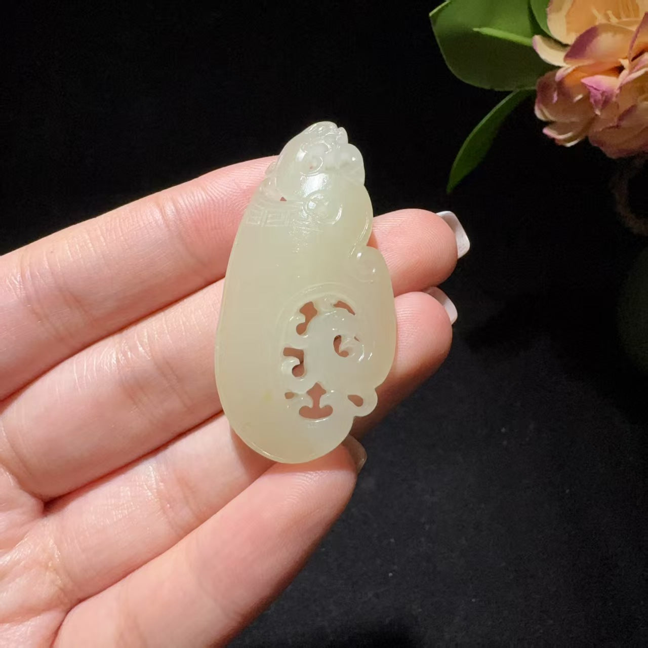 和田玉籽料挂件仿古龙凤