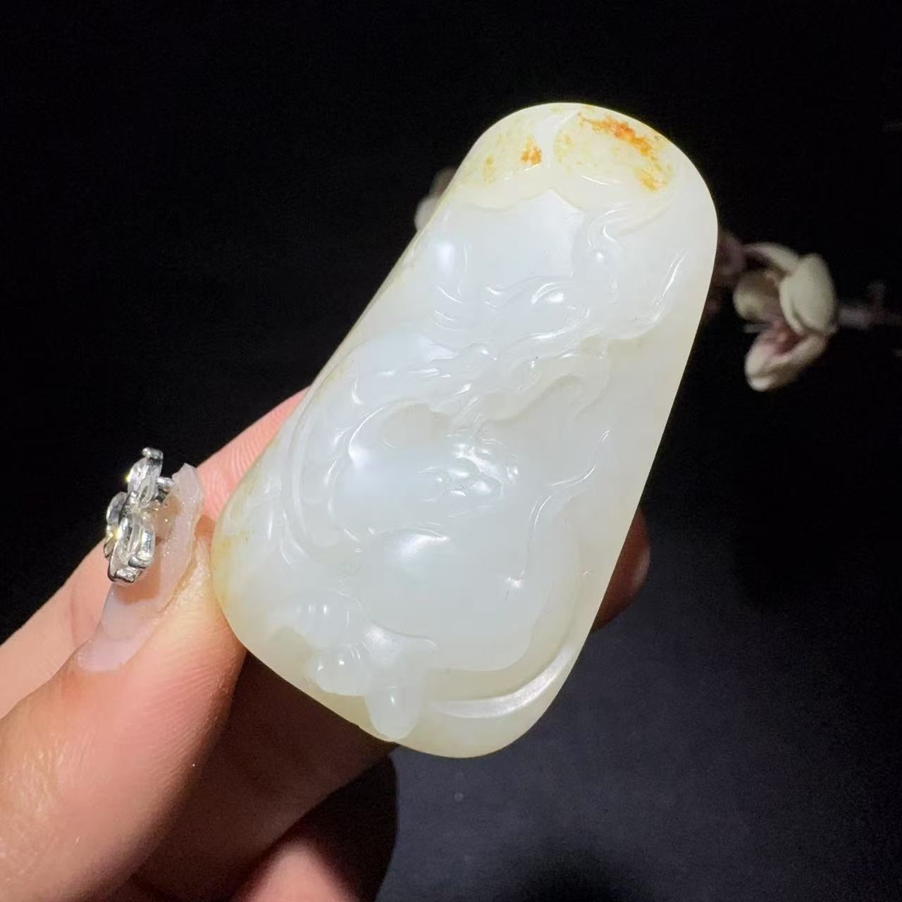 和田玉籽料挂件龙行天下