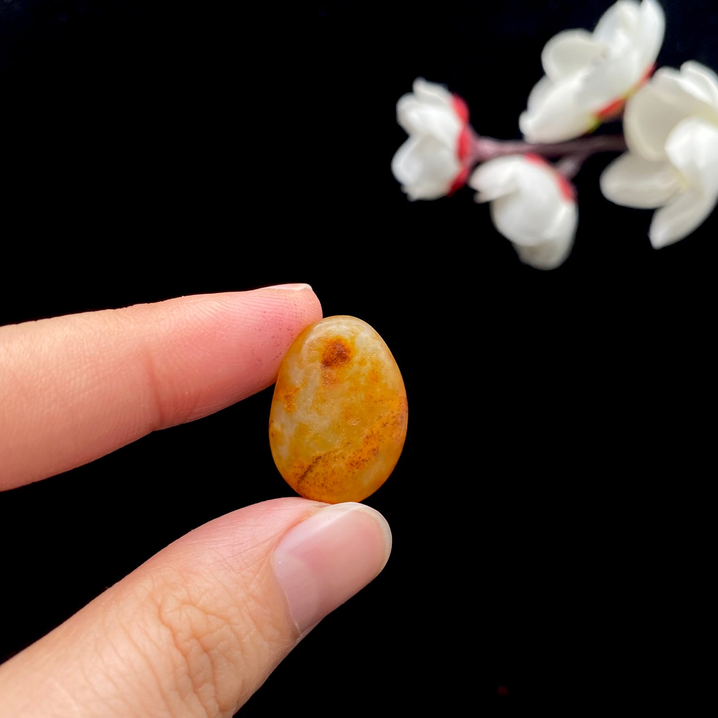 【超值推荐】和田玉-洒金皮白肉籽料戒面籽