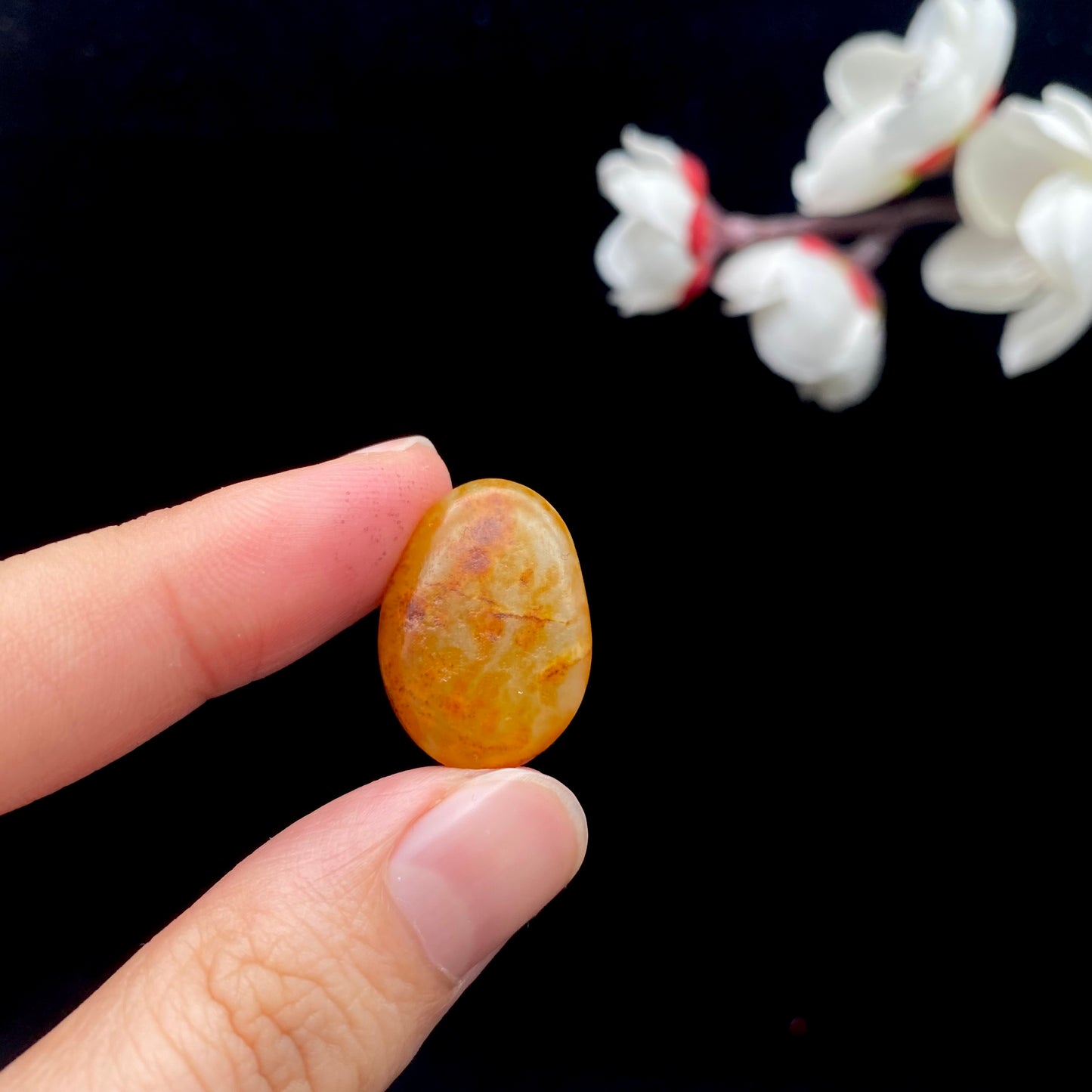 【超值推荐】和田玉-洒金皮白肉籽料戒面籽
