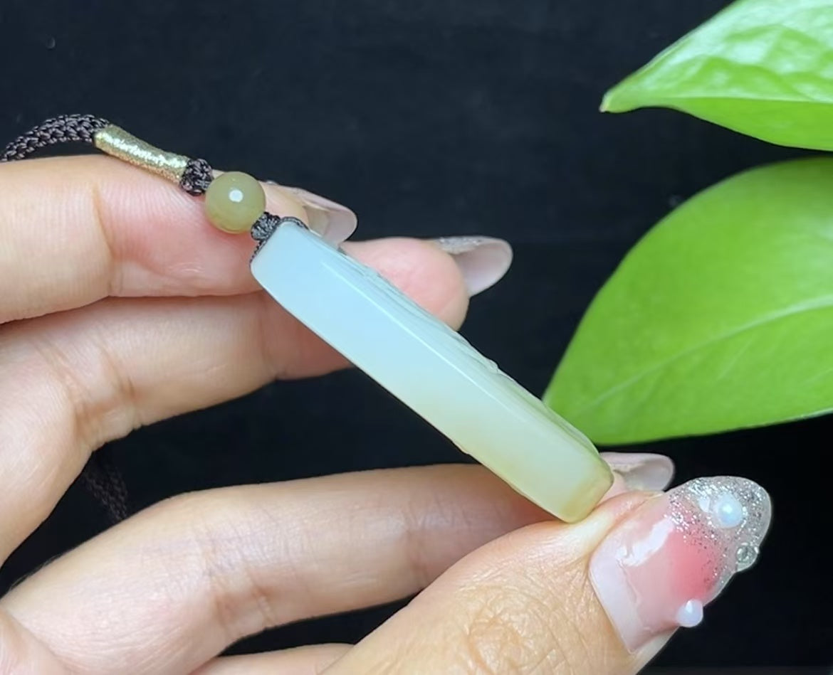 新疆和田玉且末糖白羊脂玉龙牌