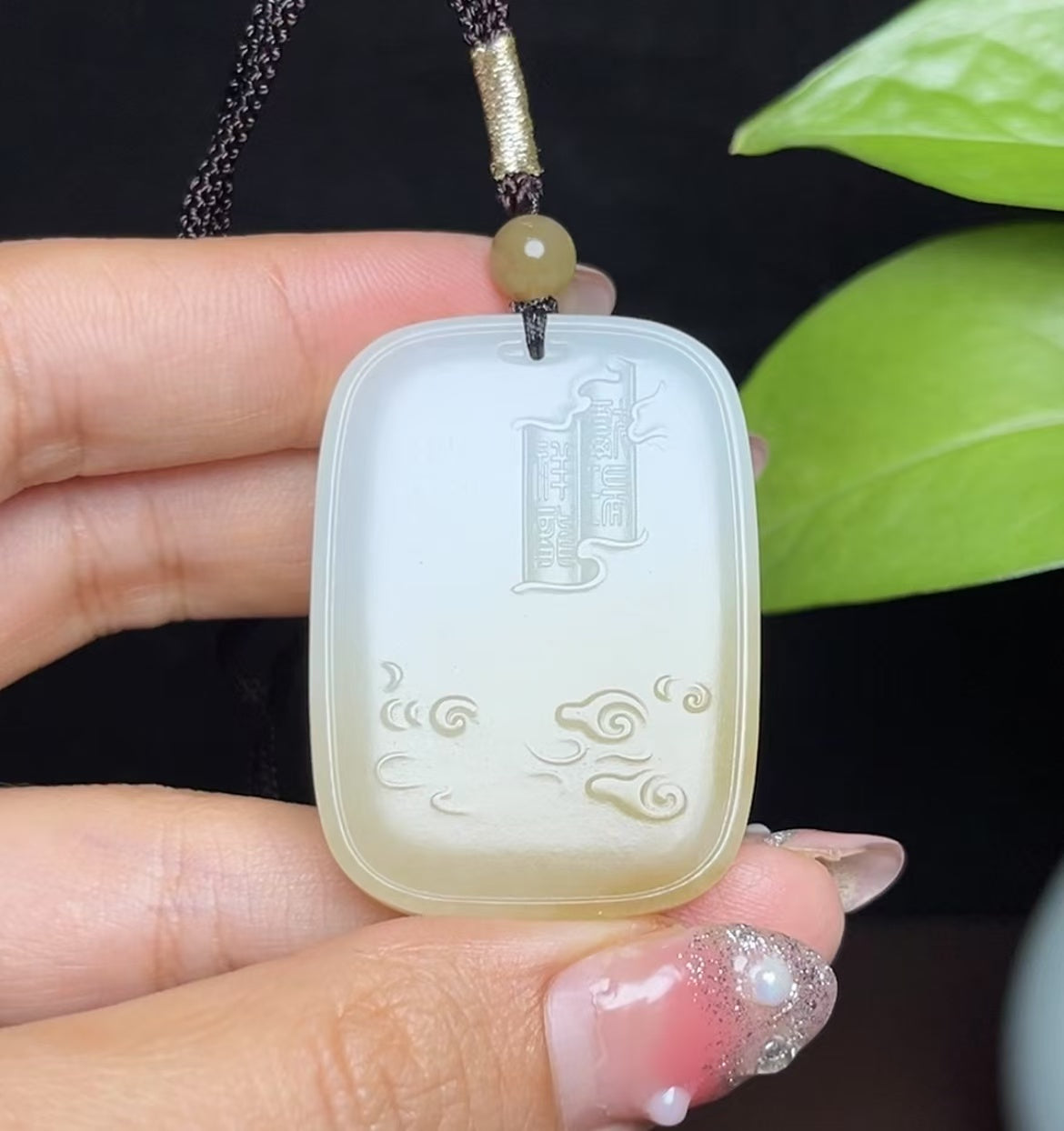 新疆和田玉且末糖白羊脂玉龙牌
