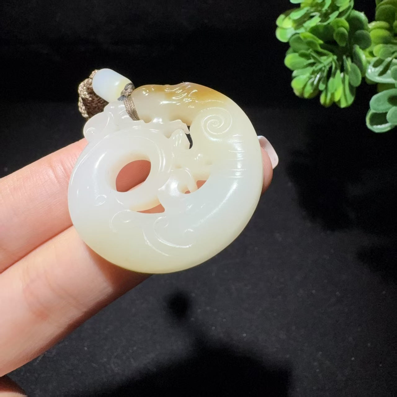 和田玉糖白挂件仿古龙