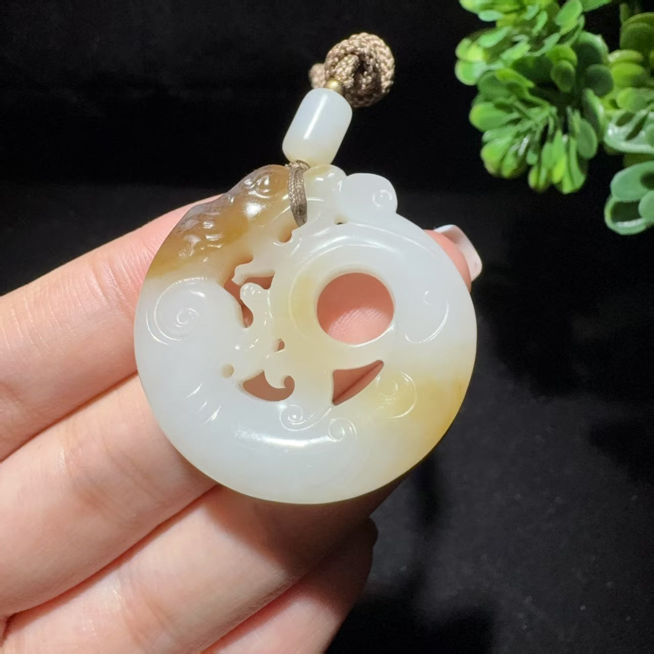 和田玉糖白挂件仿古龙