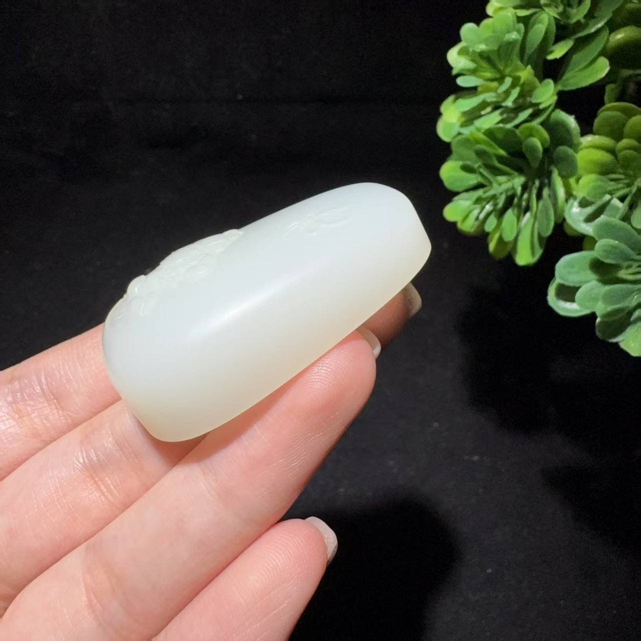 和田玉糖白挂件仿古龙