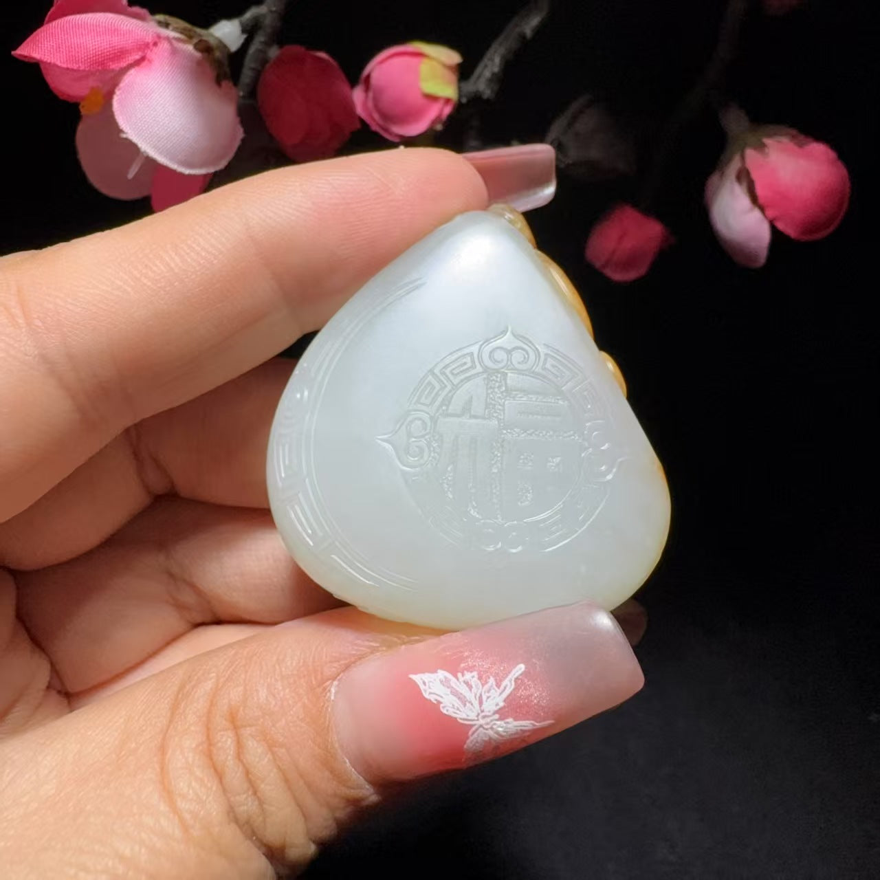 和田玉籽料马挂件