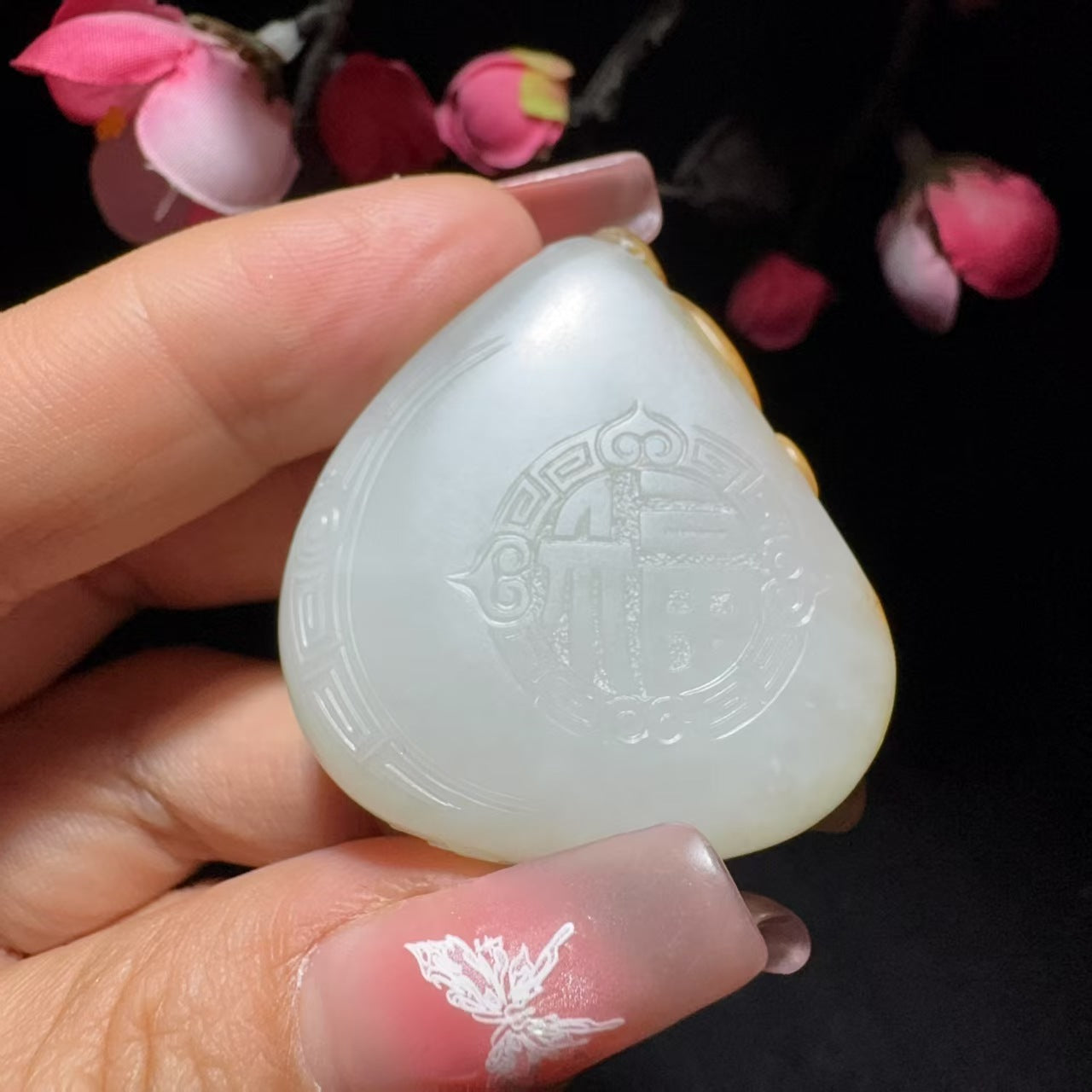 和田玉籽料马挂件