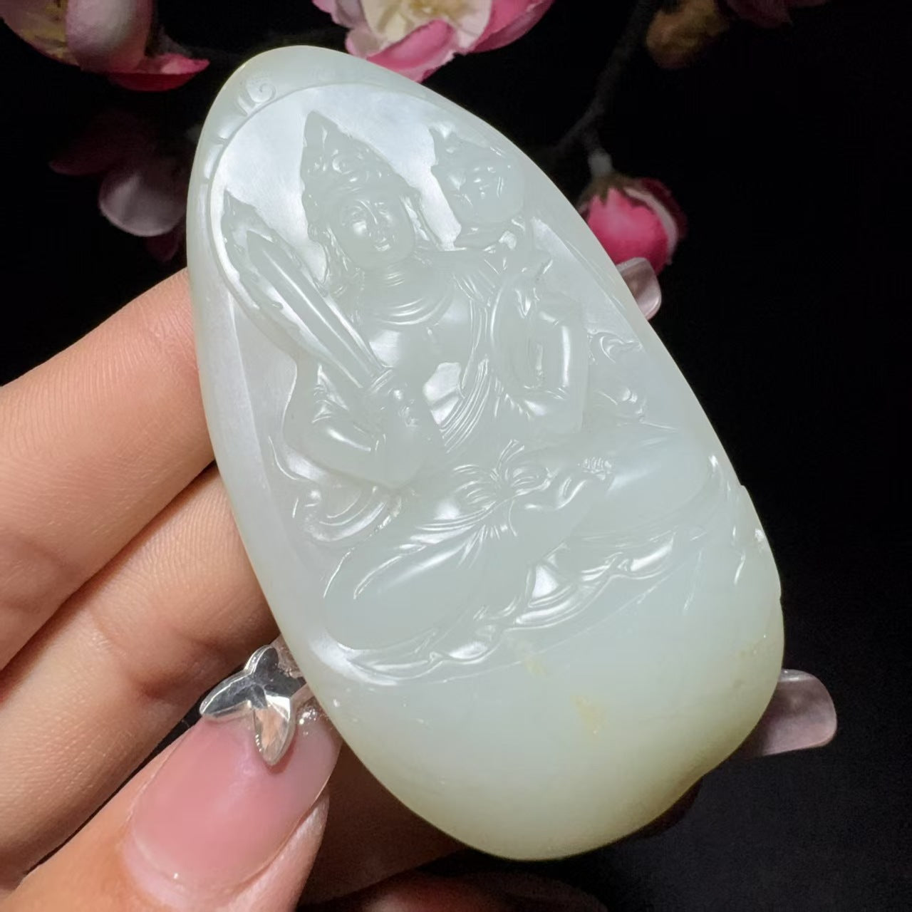 和田玉籽料虚空藏菩萨挂件