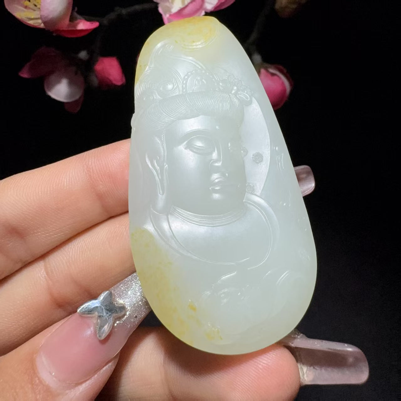和田玉籽料观音挂件