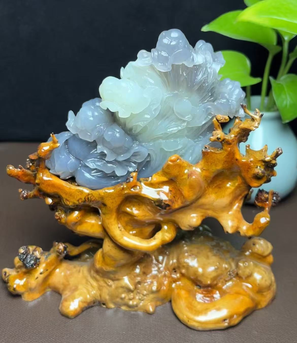 和田玉紫罗兰双色百财摆件