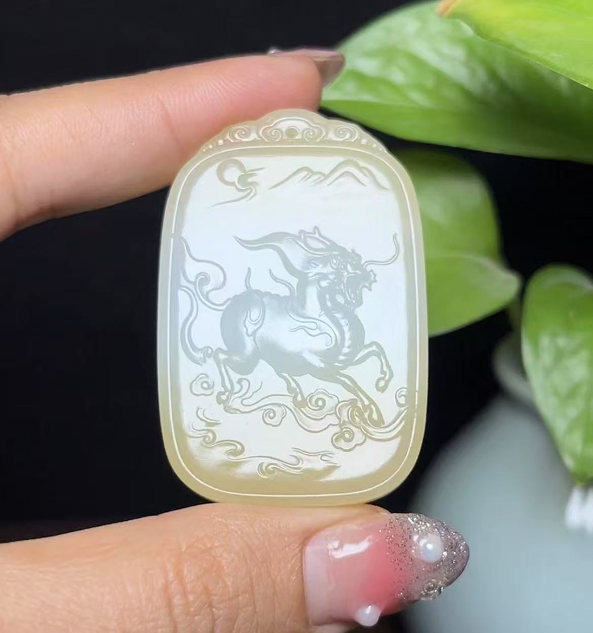 和田玉且末天地糖羊脂玉麒麟