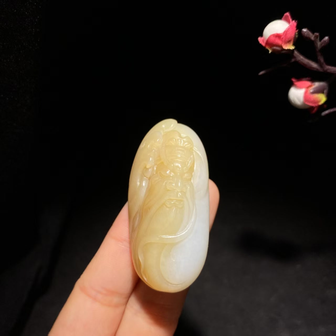 和田山料糖白玉关公挂件