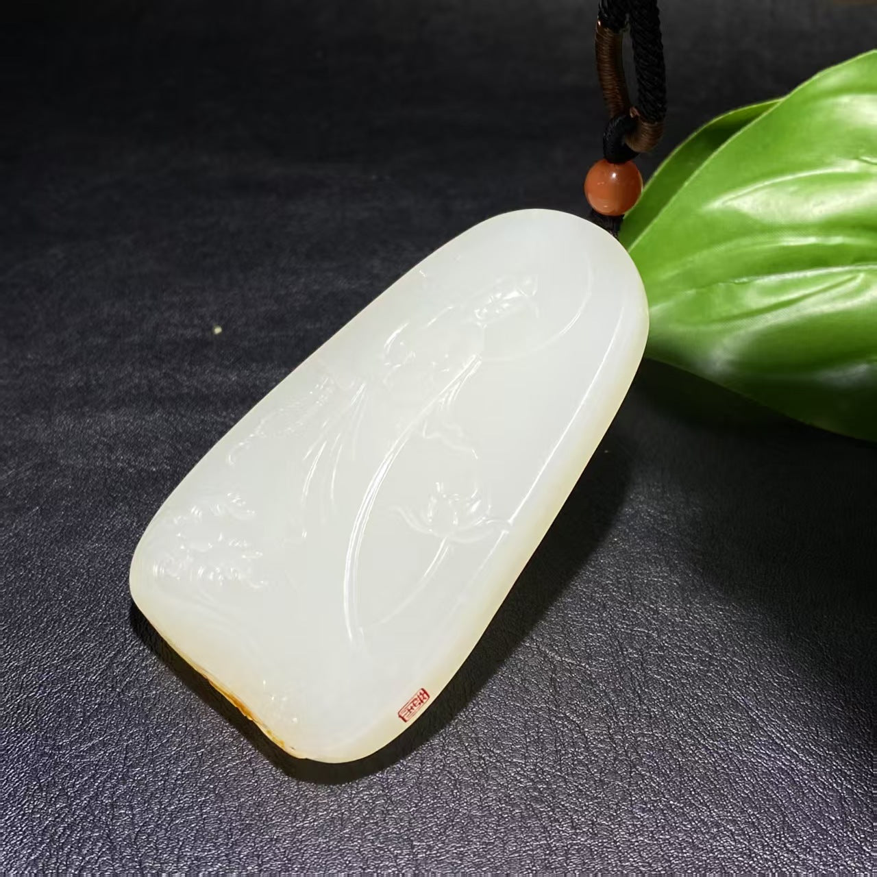 和田玉籽料观音挂件