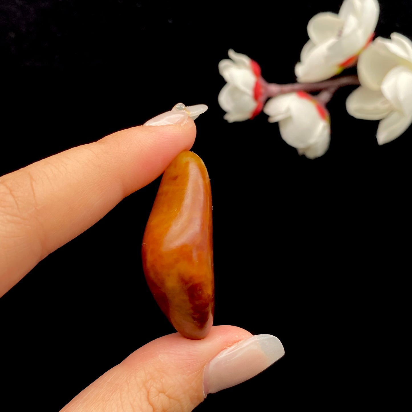 和田玉-黄沁皮漏白肉籽料原石