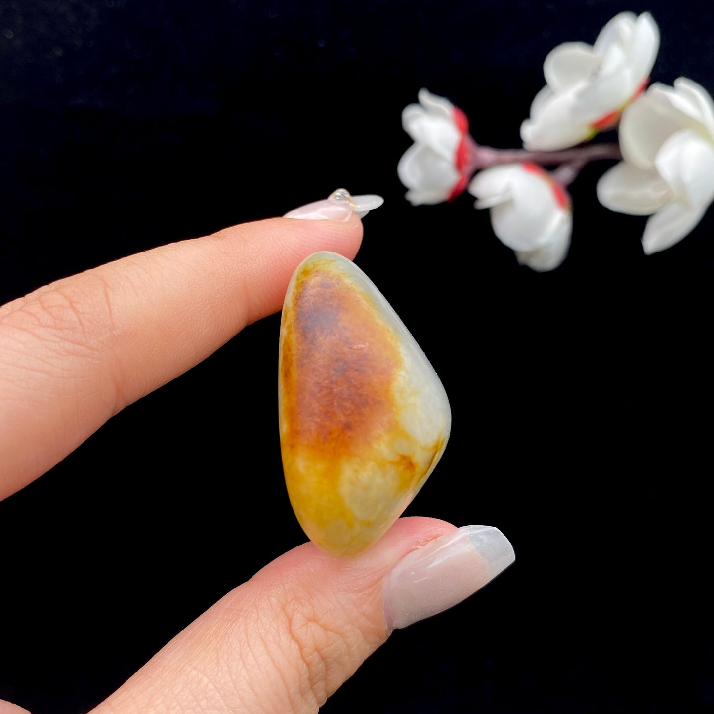 和田玉-聚黄皮青花底籽料挂件