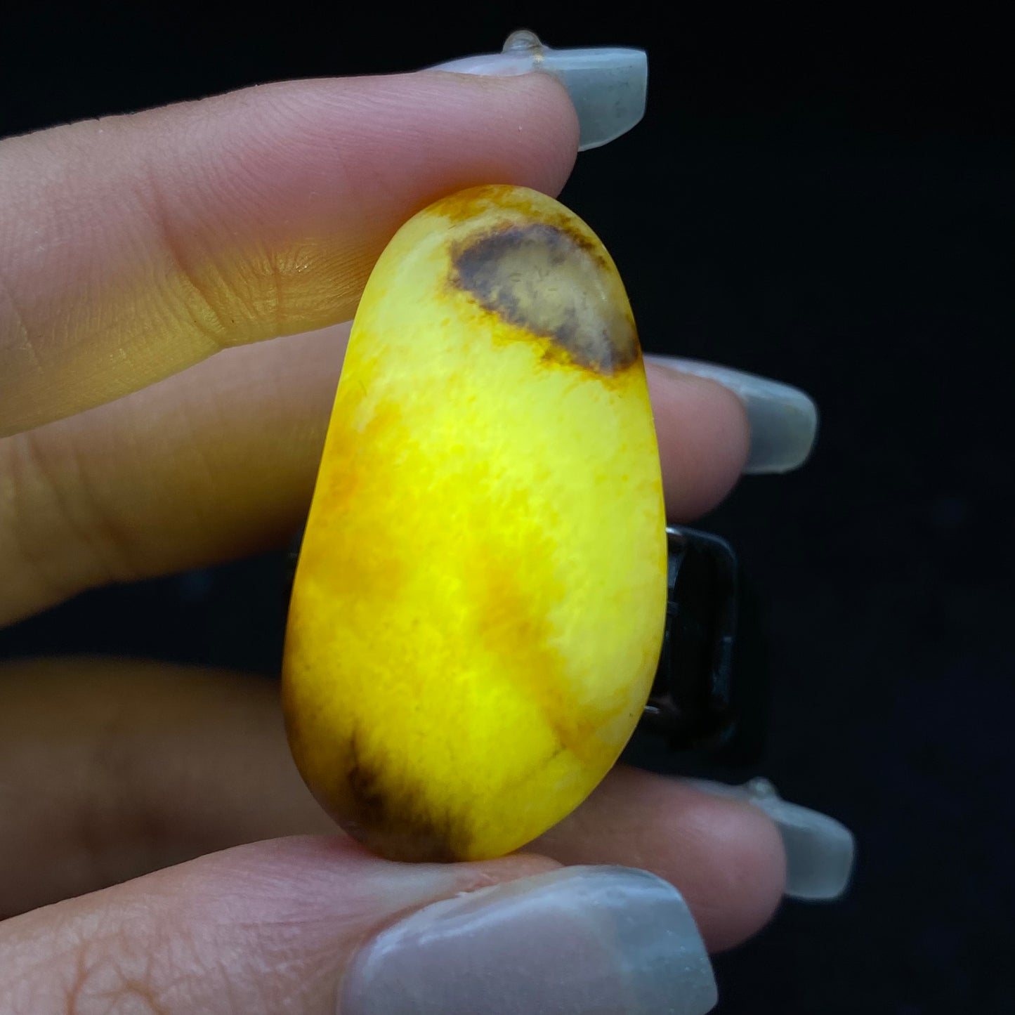 和田玉-聚黄皮青花底籽料吊坠籽