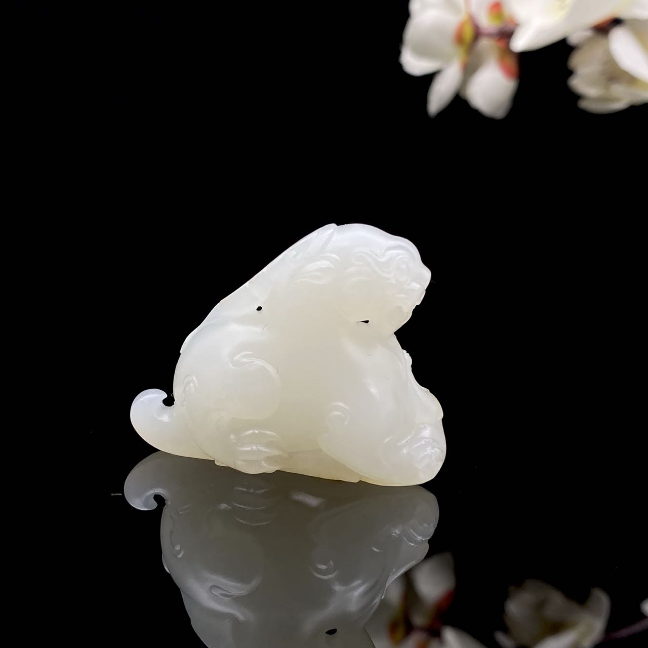 和田玉-白玉籽料子母貔貅【携子上朝】挂件